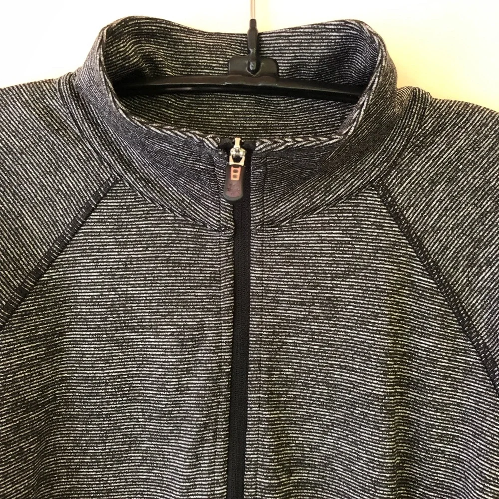 TEK GEAR DryTEK zippered athletic top w/thumb holes & hidden pocket in charcoal - Picture 2 of 10